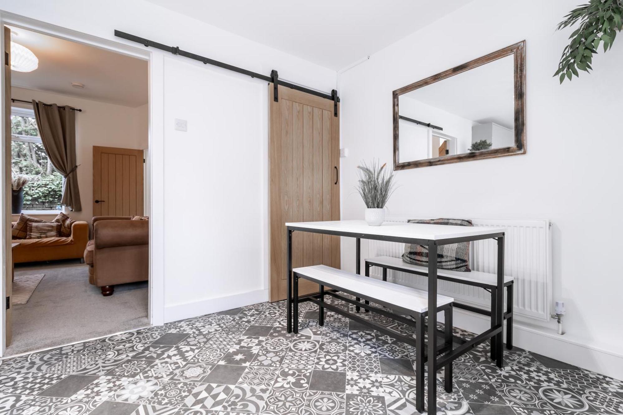 Railway Retreat Villa Wakefield Bagian luar foto