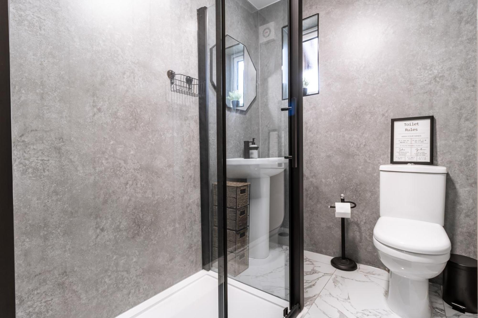 Railway Retreat Villa Wakefield Bagian luar foto